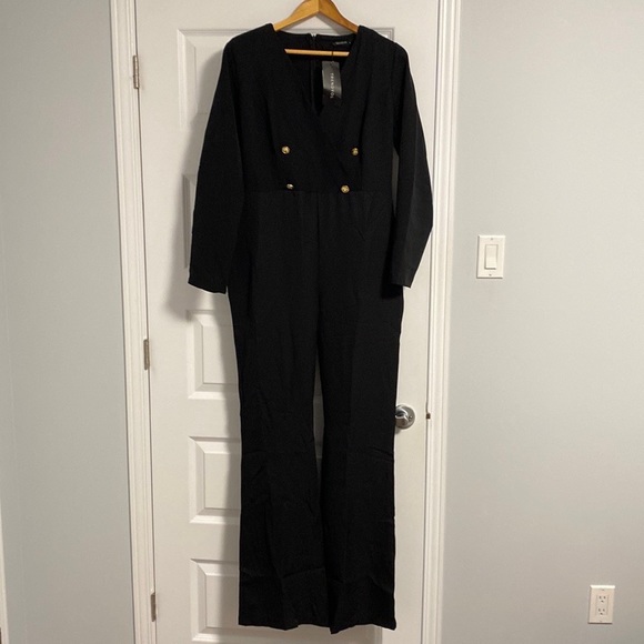 Jumpsuit Regular size 10 Black 3/4 sleeve, v neck plain pattern. - Picture 4 of 5